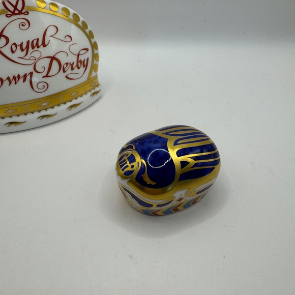 Royal Crown Derby "Millennium Bug" bone china paperweight 1999. Gold Stopper. - Picture 1 of 2